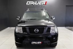 Nissan Navara 3.0 DCi V6 4X4 Le D/cab At V9X Sat