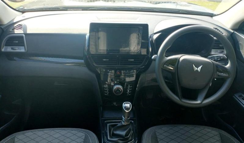 
								Mahindra Xuv3X0 1.2T Mx2 full									