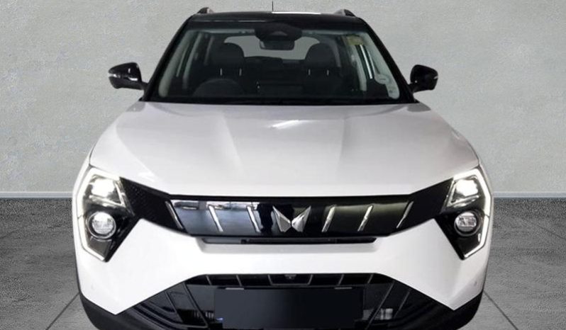 
								Mahindra Xuv3X0 1.2T Mx2 At full									