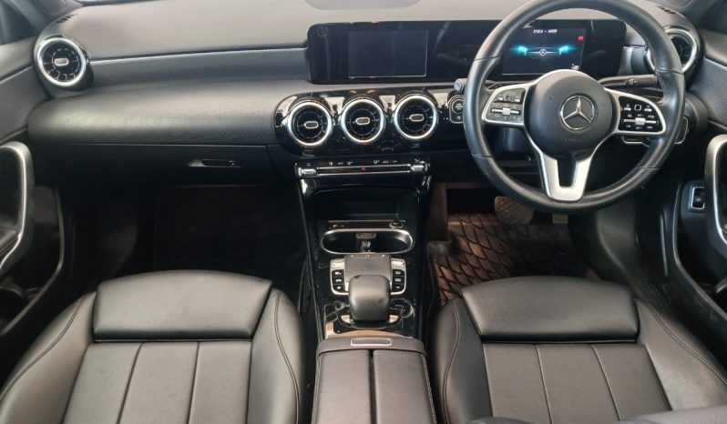 
								Mercedes Benz A-Class Sedan A 200 7G-Dct full									