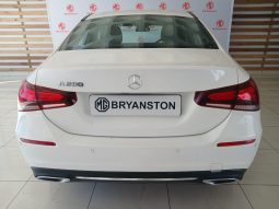 
										Mercedes Benz A-Class Sedan A 200 7G-Dct full									