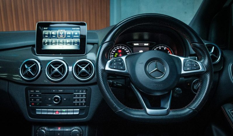 
								Mercedes Benz B-Class B 200 Amg 7G-Dct full									