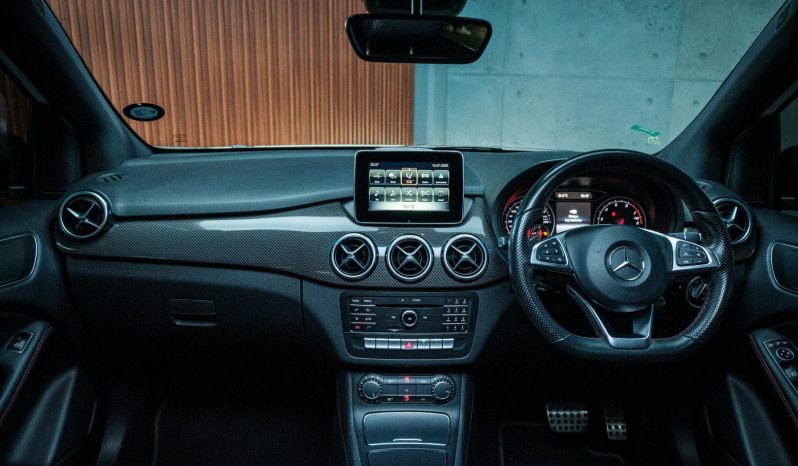 
								Mercedes Benz B-Class B 200 Amg 7G-Dct full									