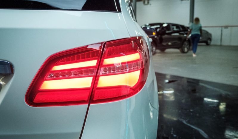 
								Mercedes Benz B-Class B 200 Amg 7G-Dct full									