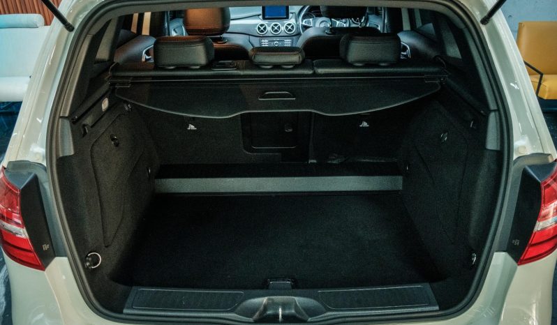 
								Mercedes Benz B-Class B 200 Amg 7G-Dct full									