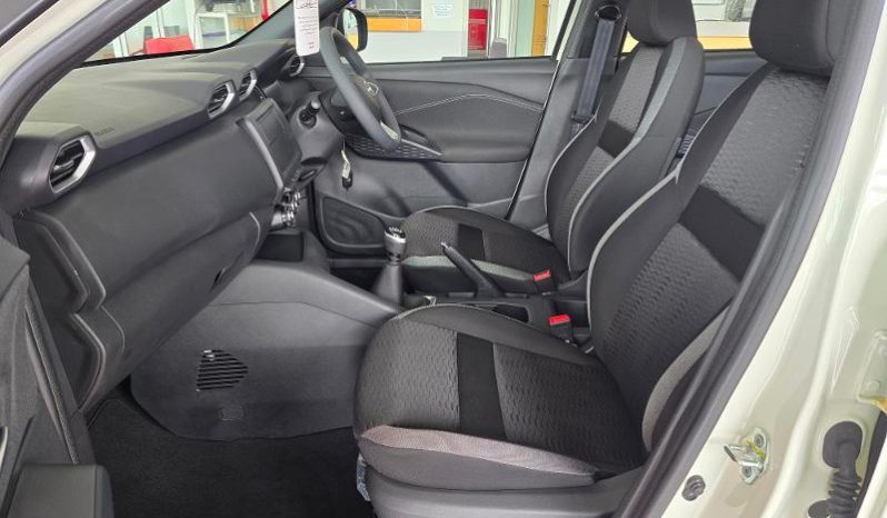 
								Nissan Magnite 1.0 Visia full									