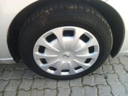 
										Nissan Micra 0.9T Visia full									