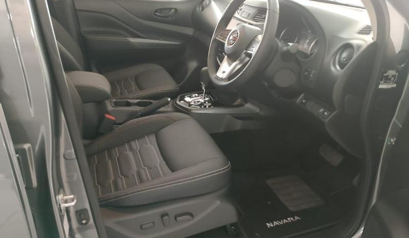 
								Nissan Navara 2.5D Pro-2X D Cab 4X2 At full									