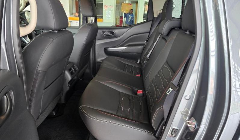 
								Nissan Navara 2.5D Pro-2X D Cab 4X2 At full									