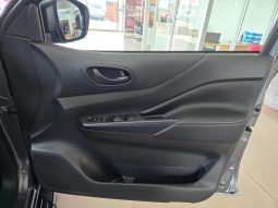 
										Nissan Navara 2.5D Pro-2X D Cab 4X2 At full									
