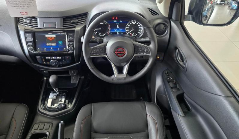 
								Nissan Navara 2.5D Pro-2X D Cab 4X2 At full									