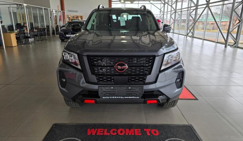 
								Nissan Navara 2.5D Pro-2X D Cab 4X2 At full									