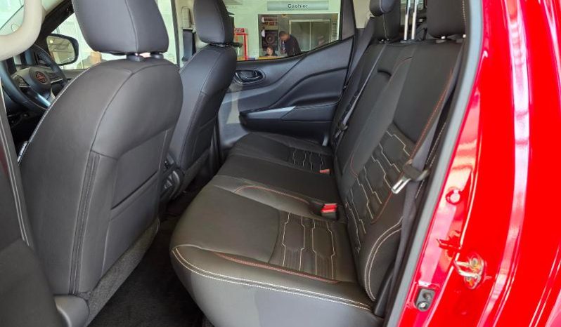 
								Nissan Navara 2.5D Pro-2X D Cab 4X2 At full									