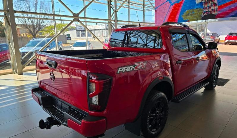 
								Nissan Navara 2.5D Pro-2X D Cab 4X2 At full									