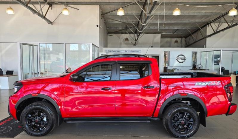 
								Nissan Navara 2.5D Pro-2X D Cab 4X2 At full									