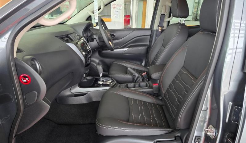
								Nissan Navara 2.5D Pro-2X D Cab 4X2 At full									