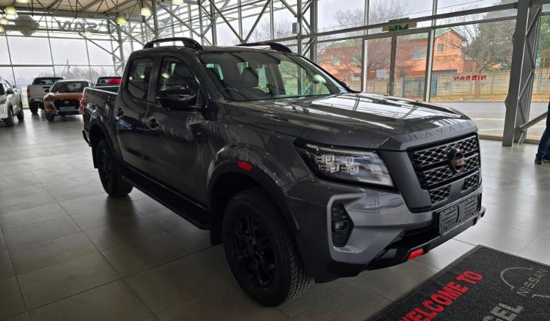 
								Nissan Navara 2.5D Pro-2X D Cab 4X2 At full									