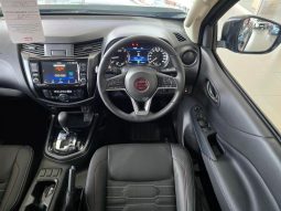 
										Nissan Navara 2.5D Pro-2X D Cab 4X2 At full									