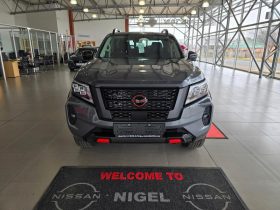 Nissan Navara 2.5D Pro-2X D Cab 4X2 At
