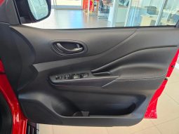 
										Nissan Navara 2.5D Pro-2X D Cab 4X2 At full									