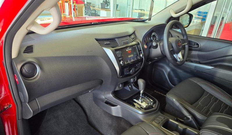 
								Nissan Navara 2.5D Pro-2X D Cab 4X2 At full									