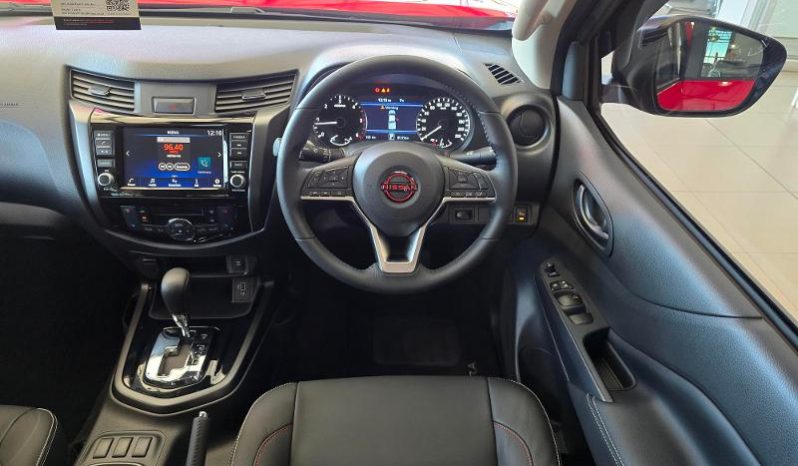 
								Nissan Navara 2.5D Pro-2X D Cab 4X2 At full									