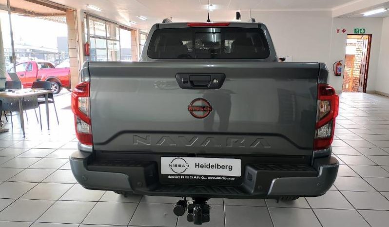 
								Nissan Navara 2.5D Pro-2X D Cab 4X2 At full									