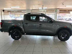 Nissan Navara 2.5D Pro-2X D Cab 4X2 At