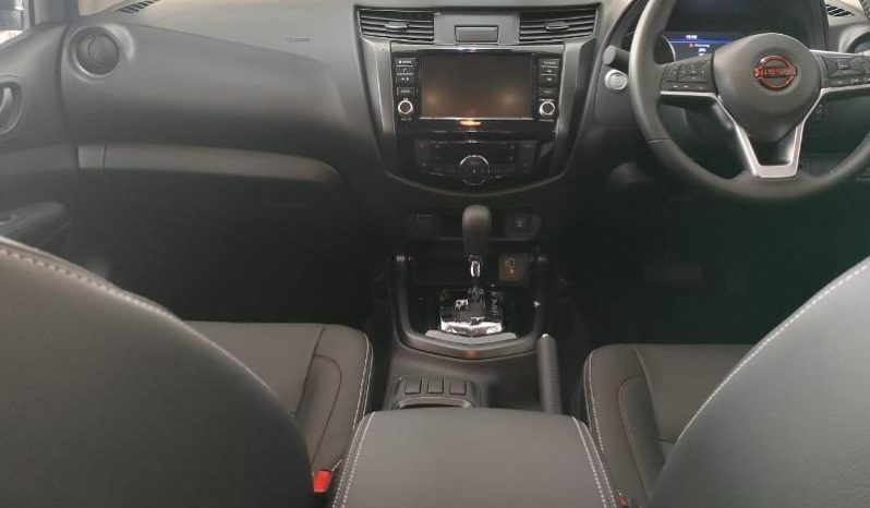 
								Nissan Navara 2.5D Pro-2X D Cab 4X2 At full									
