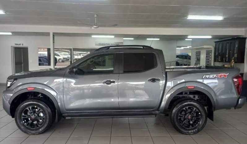 
								Nissan Navara 2.5D Pro-4X D Cab 4X4 At full									