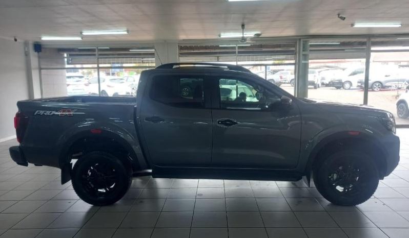 
								Nissan Navara 2.5D Pro-4X D Cab 4X4 At full									