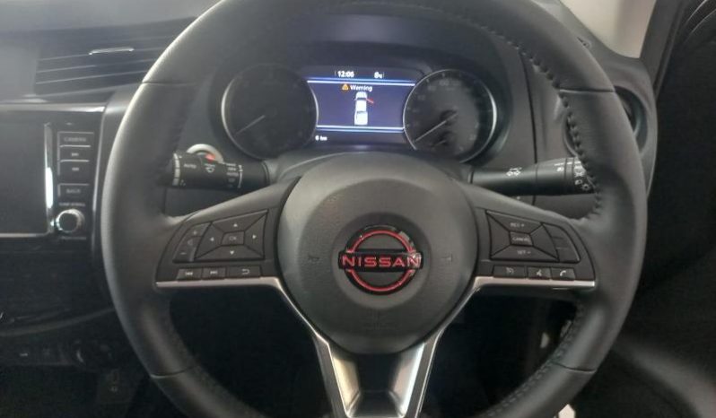 
								Nissan Navara 2.5D Pro-4X D Cab 4X4 At full									