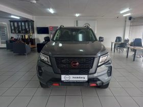 Nissan Navara 2.5D Pro-4X D Cab 4X4 At