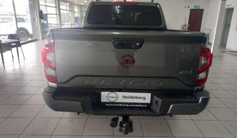 
								Nissan Navara 2.5D Pro-4X D Cab 4X4 At full									