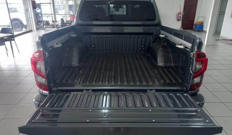 
								Nissan Navara 2.5D Pro-4X D Cab 4X4 At full									