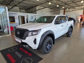 Nissan Navara 2.5D Xe D Cab 4X2