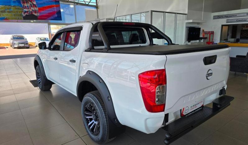 
								Nissan Navara 2.5D Xe D Cab 4X2 full									