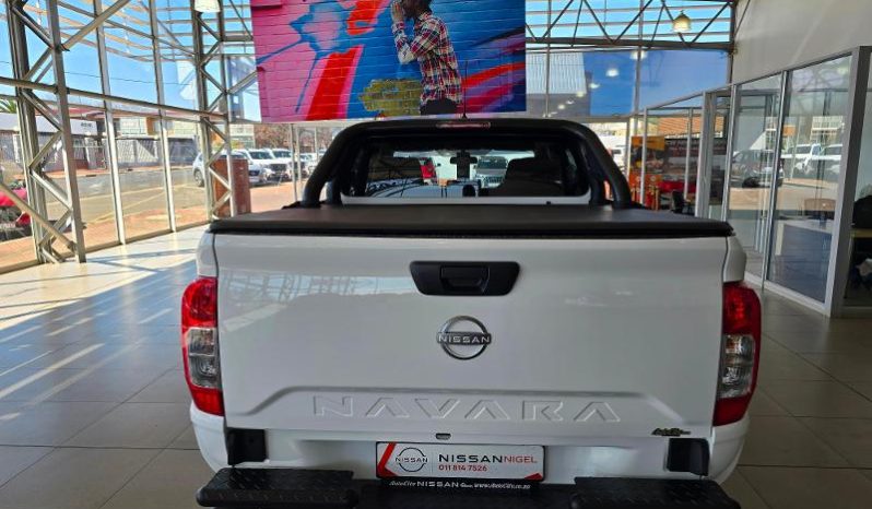 
								Nissan Navara 2.5D Xe D Cab 4X2 full									