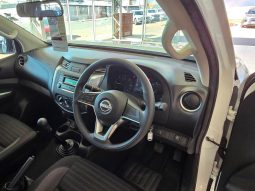 
										Nissan Navara 2.5D Xe D Cab 4X2 full									