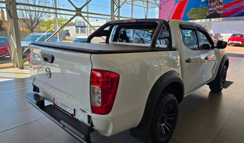 
								Nissan Navara 2.5D Xe D Cab 4X2 full									