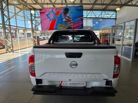 Nissan Navara 2.5D Xe D Cab 4X2