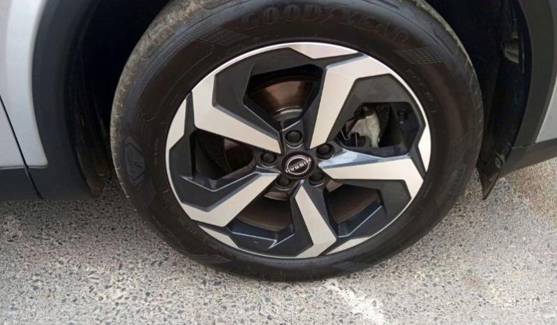 
								Nissan Qashqai 1.3T Acenta Xtronic 2-Tone full									