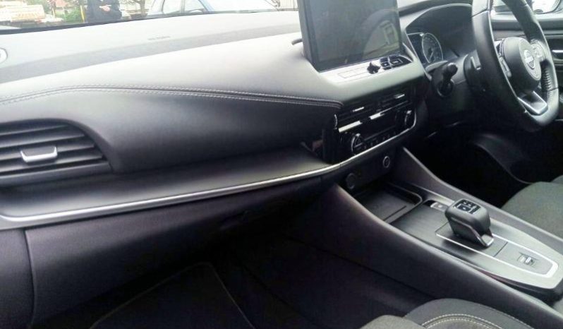 
								Nissan Qashqai 1.3T Acenta Xtronic 2-Tone full									