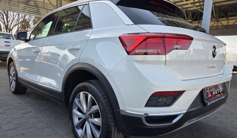 
								Volkswagen T-Roc 1.4 Tsi Design Tiptronic full									