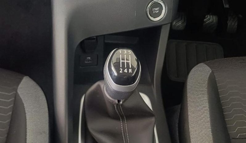 
								Nissan Magnite 1.0T Acenta full									
