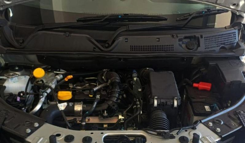 
								Nissan Magnite 1.0T Acenta full									