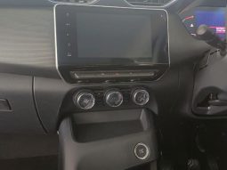 
										Nissan Magnite 1.0T Acenta full									