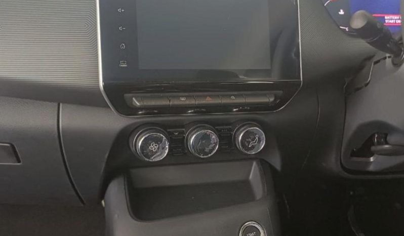 
								Nissan Magnite 1.0T Acenta full									