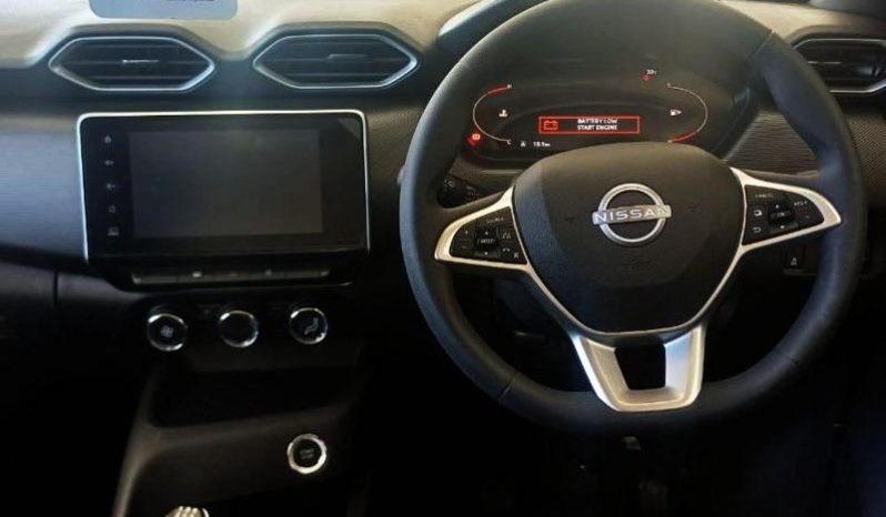 
								Nissan Magnite 1.0T Acenta full									
