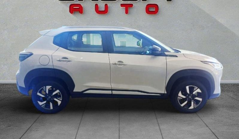 
								Nissan Magnite 1.0T Acenta full									